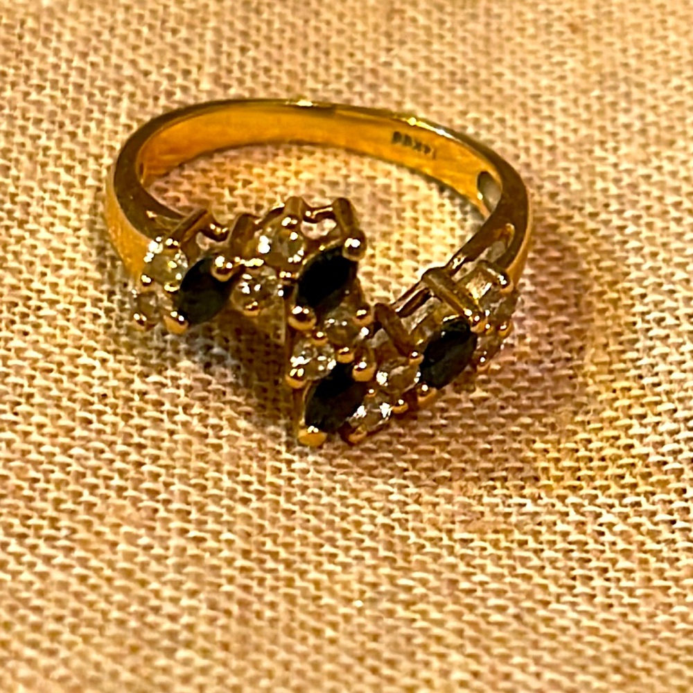 Sapphire/diamond ring